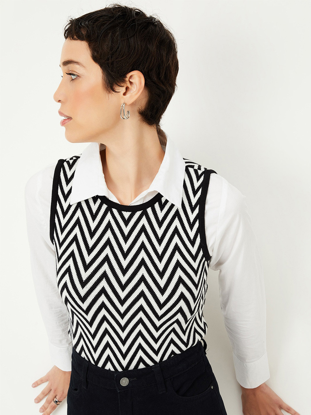 

max Chevron Printed Sweater Vest, White