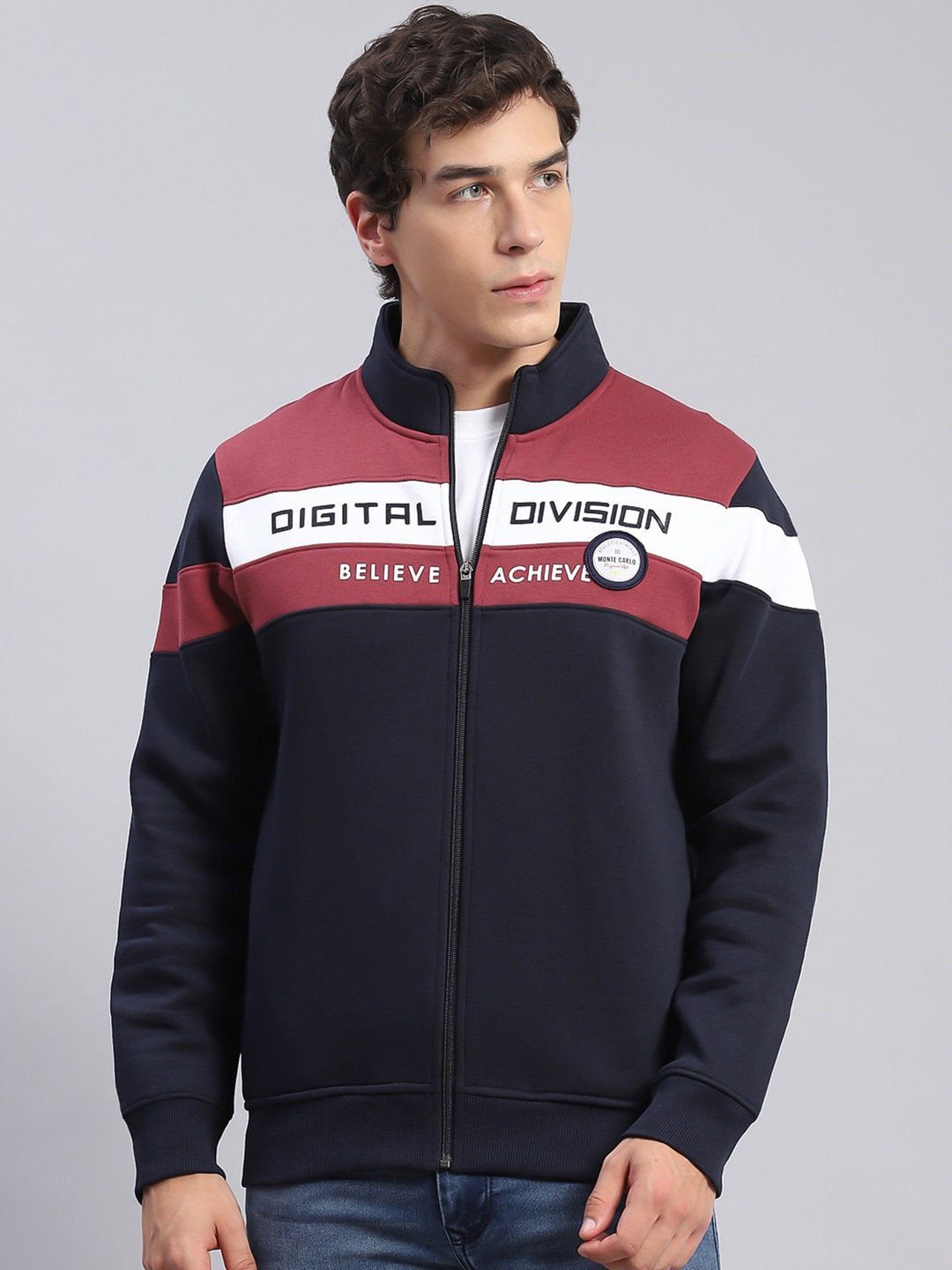 

Monte Carlo Typography Embroidered Mock Collar Sweatshirt, Navy blue