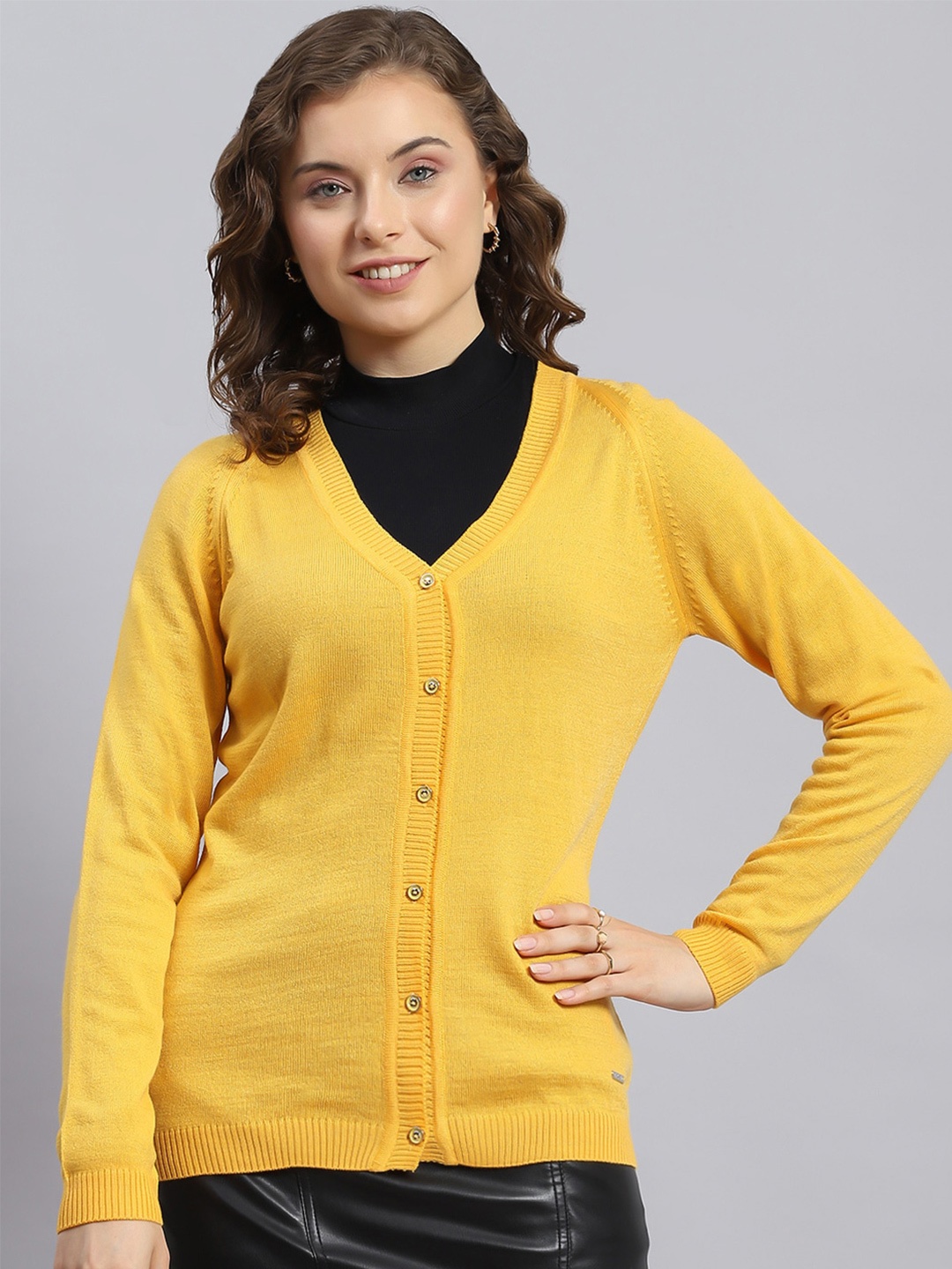 

Monte Carlo V-Neck Cardigan, Yellow