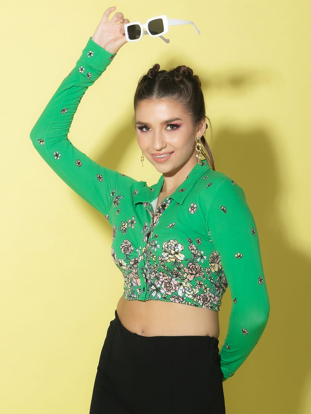 

Stylecast X Hersheinbox Floral Printed Shirt Style Crop Top, Green