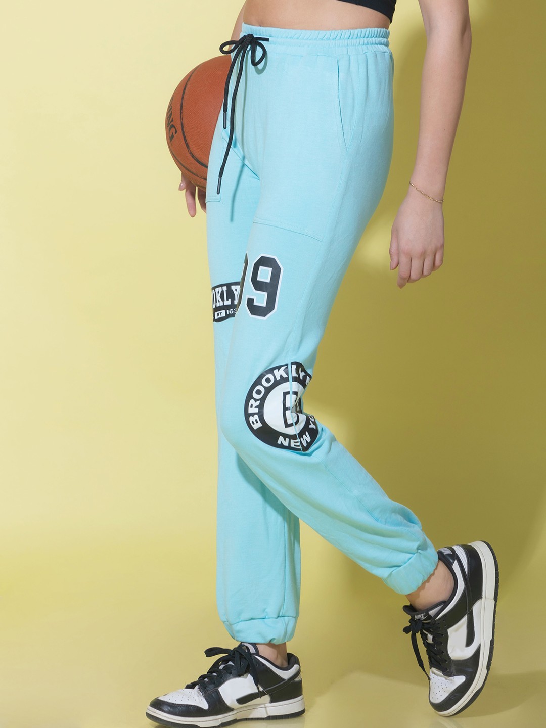 

Stylecast X Hersheinbox Women Pure Cotton Printed Joggers, Blue