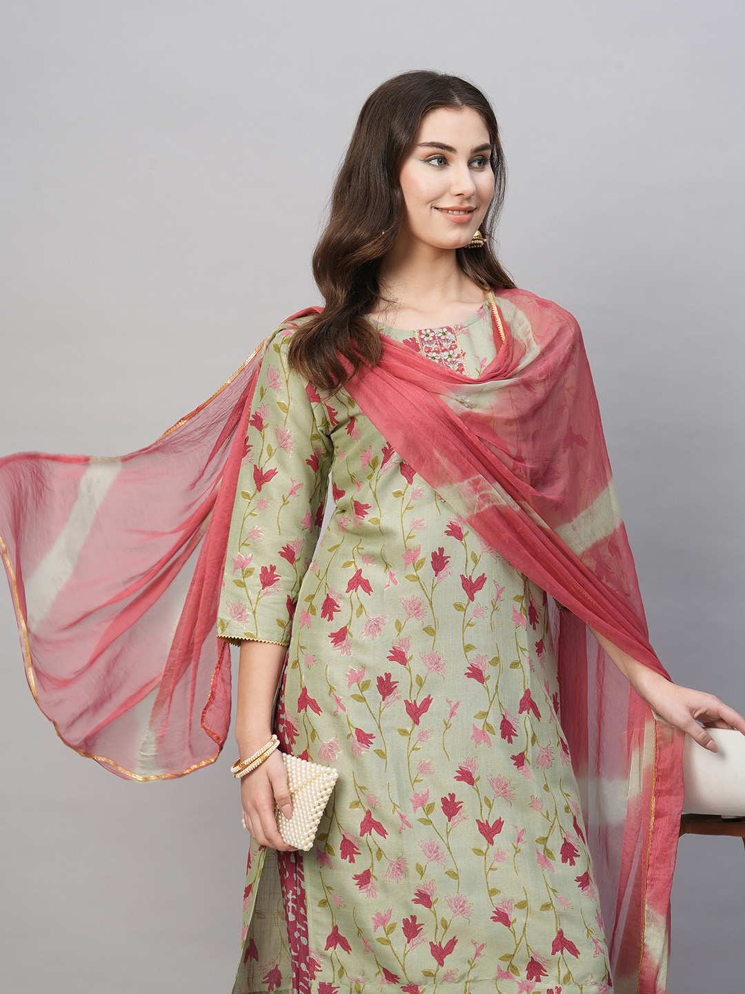 

Kiana Floral Printed Regular Pure Cotton Kurta with Trousers & Dupatta, Green