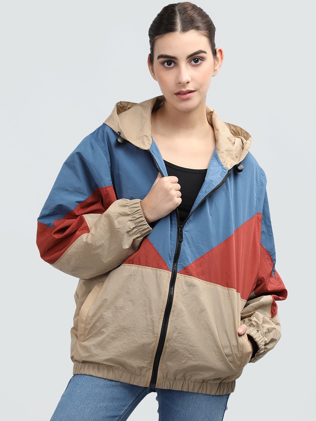 

CHKOKKO Women Blue Colourblocked Lightweight Crop Outdoor Sporty Jacket