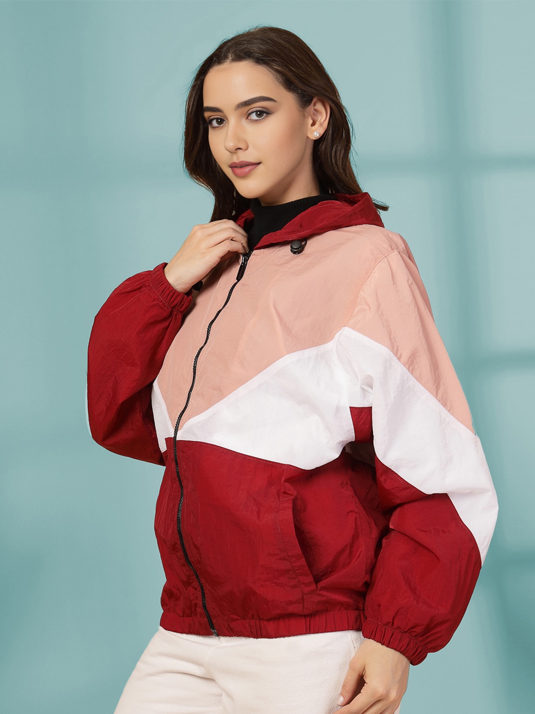 

CHKOKKO Women Peach-Coloured Colourblocked Lightweight Crop Outdoor Sporty Jacket