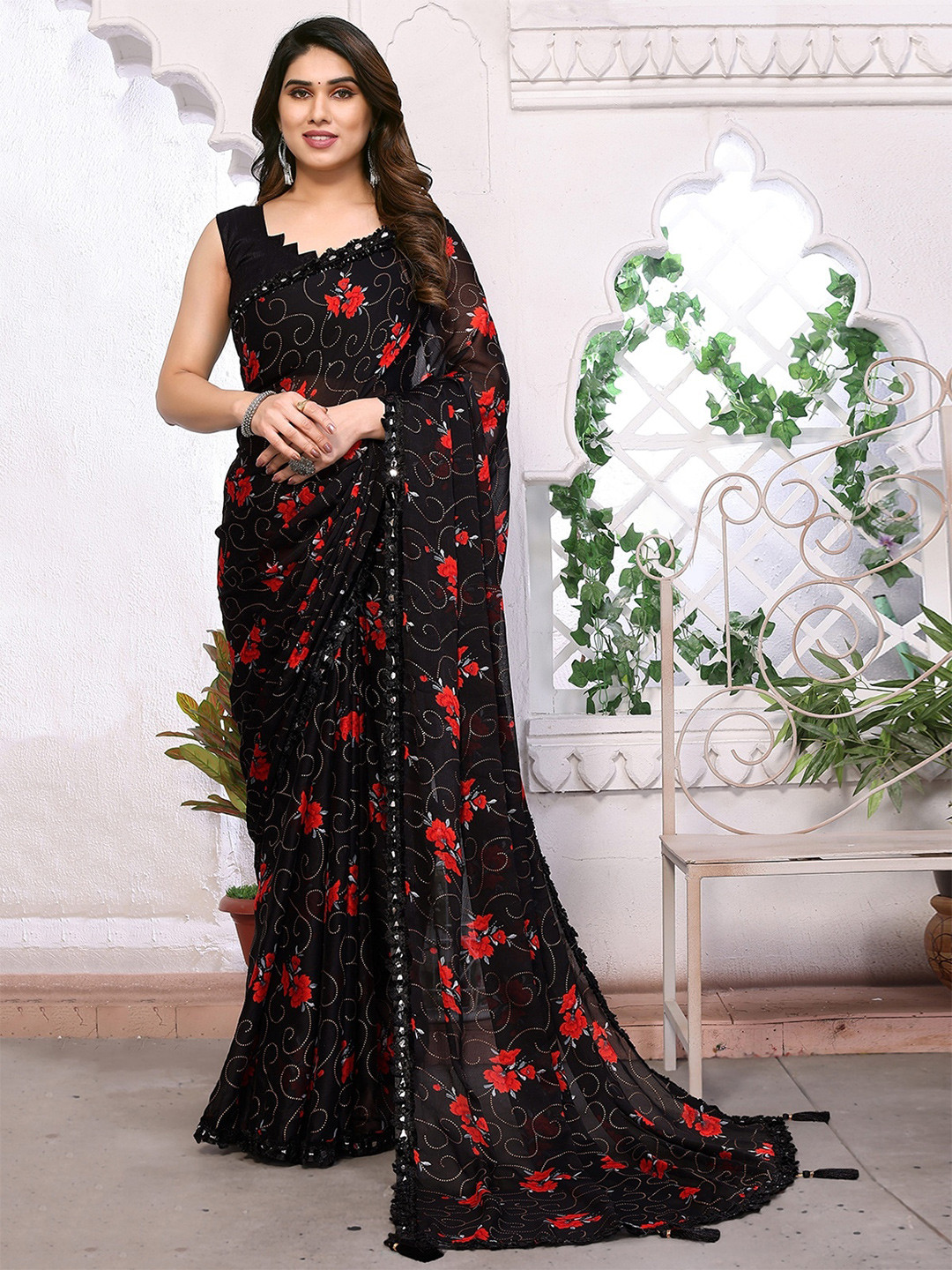 

Rangita Floral Printed Sequinned Saree, Black