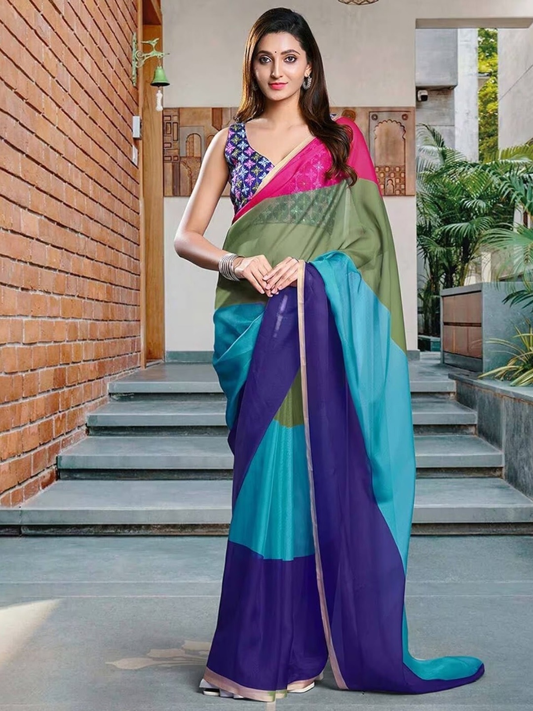 

Rangita Colourblocked Saree, Navy blue