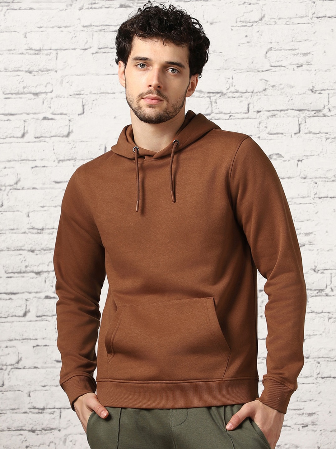 

NOBERO Hooded Ribbed Hem Pullover, Brown