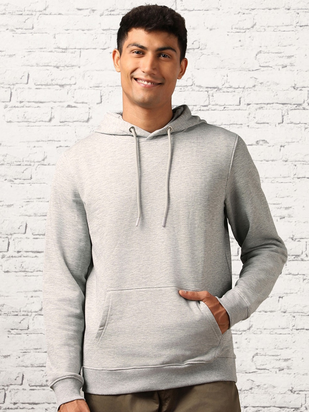 

NOBERO Hooded Pullover Sweatshirt, Grey melange