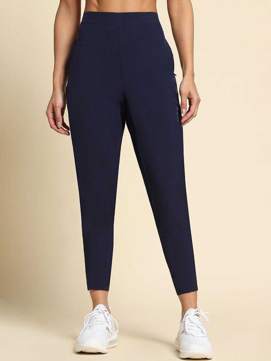 

Van Heusen Women Mid Rise Antibacterial Tights, Navy blue