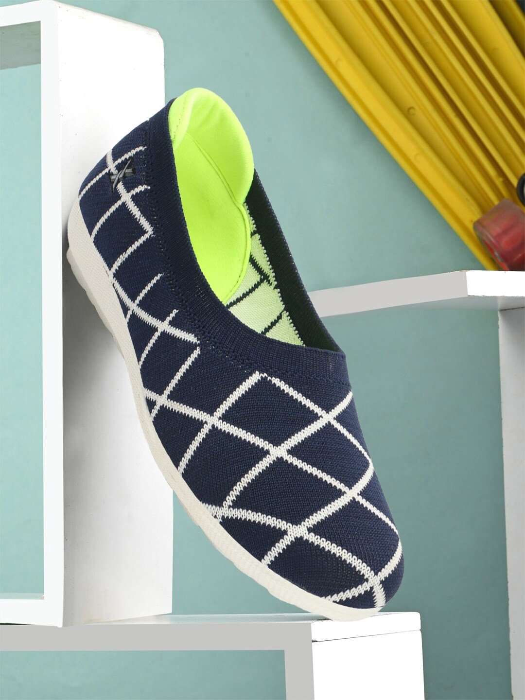 

Carlton London sports Checked Round Toe Ballerinas, Navy blue