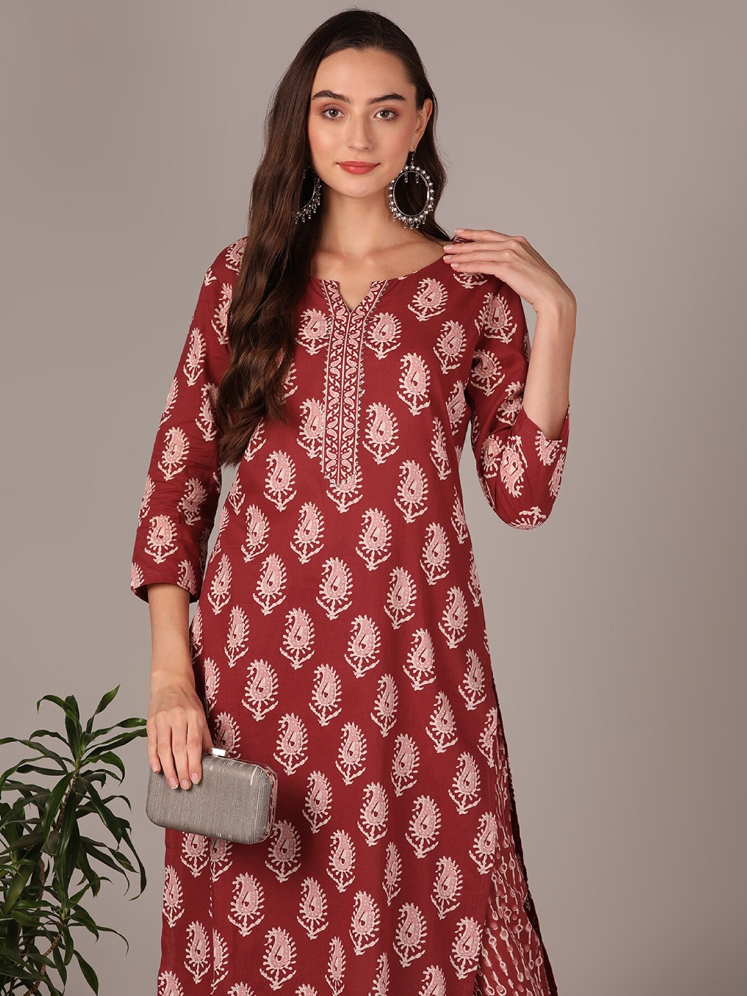 

AHIKA Paisley Printed Gotta Patti Kurta with Trousers, Mauve