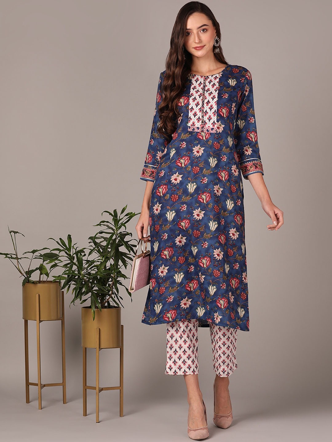 

AHIKA Floral Printed Gotta Patti Kurta with Trousers, Blue