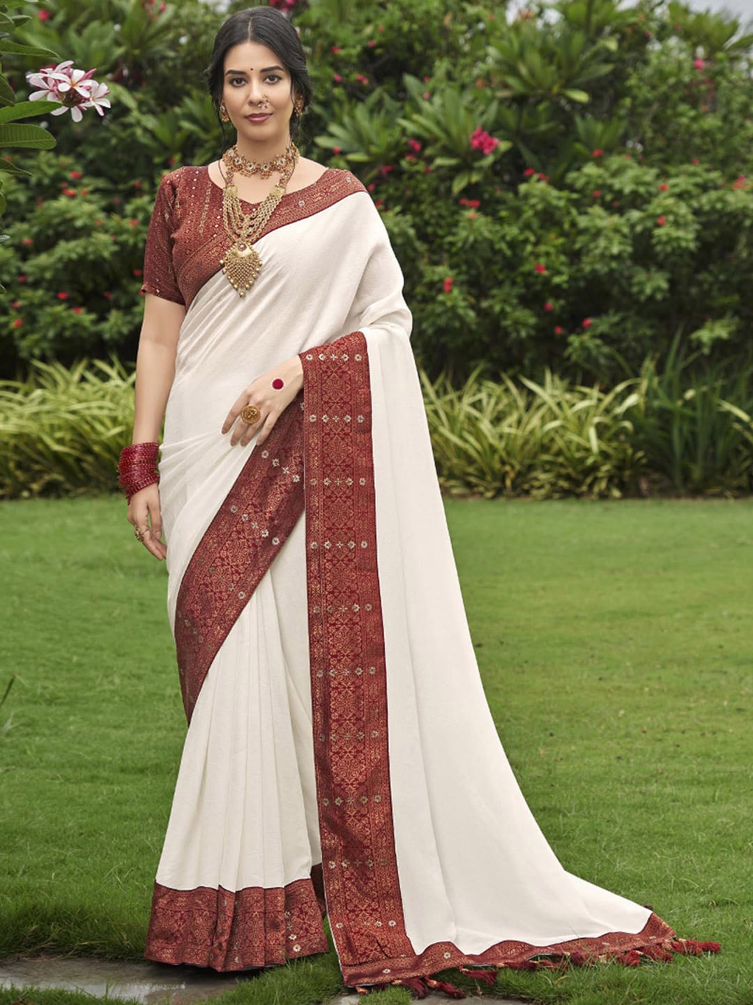 

Saree mall Zari Sambalpuri Saree, White