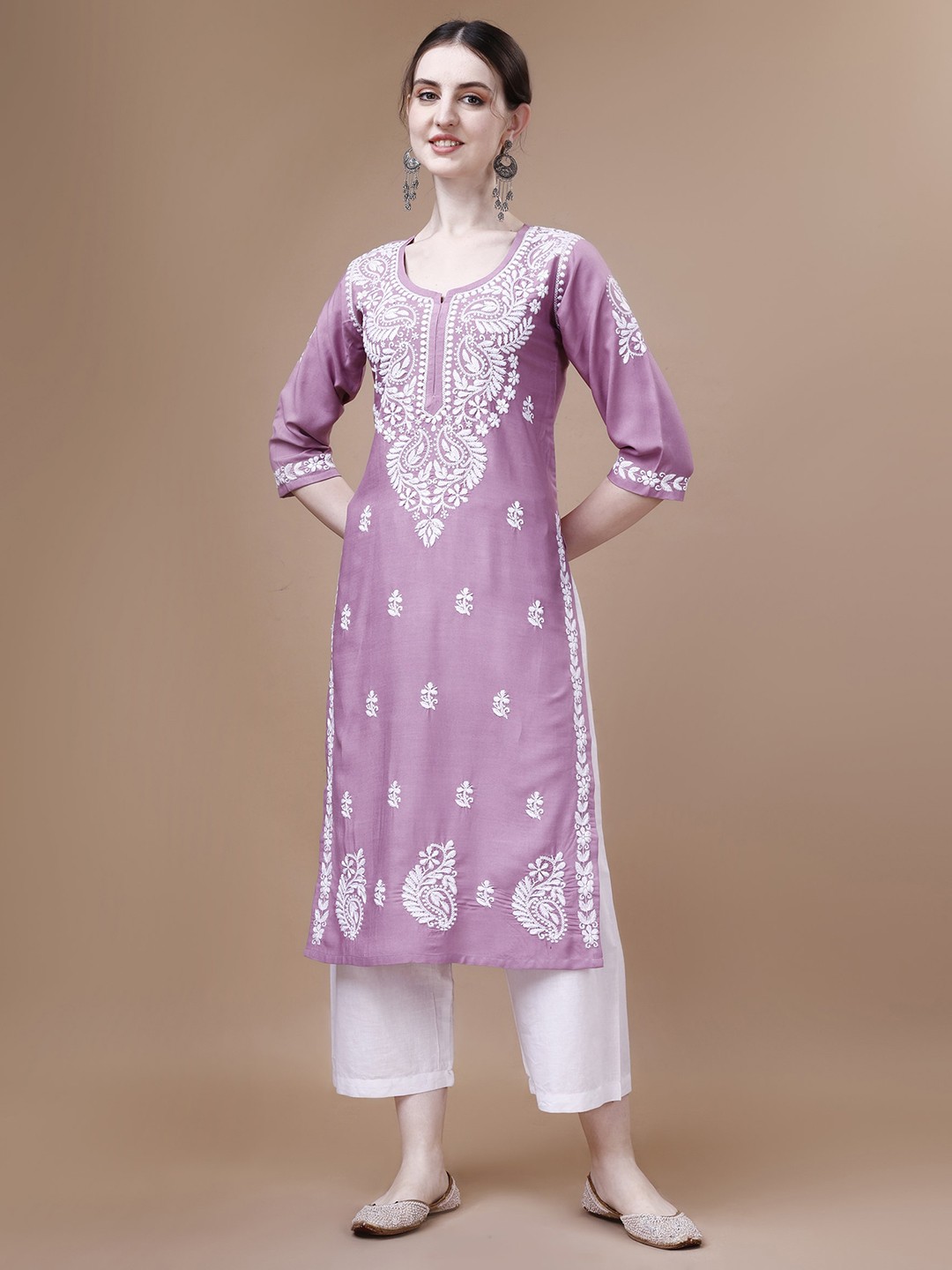 

SAZRIKA Paisley Embroidered Chikankari Straight Kurta, Purple