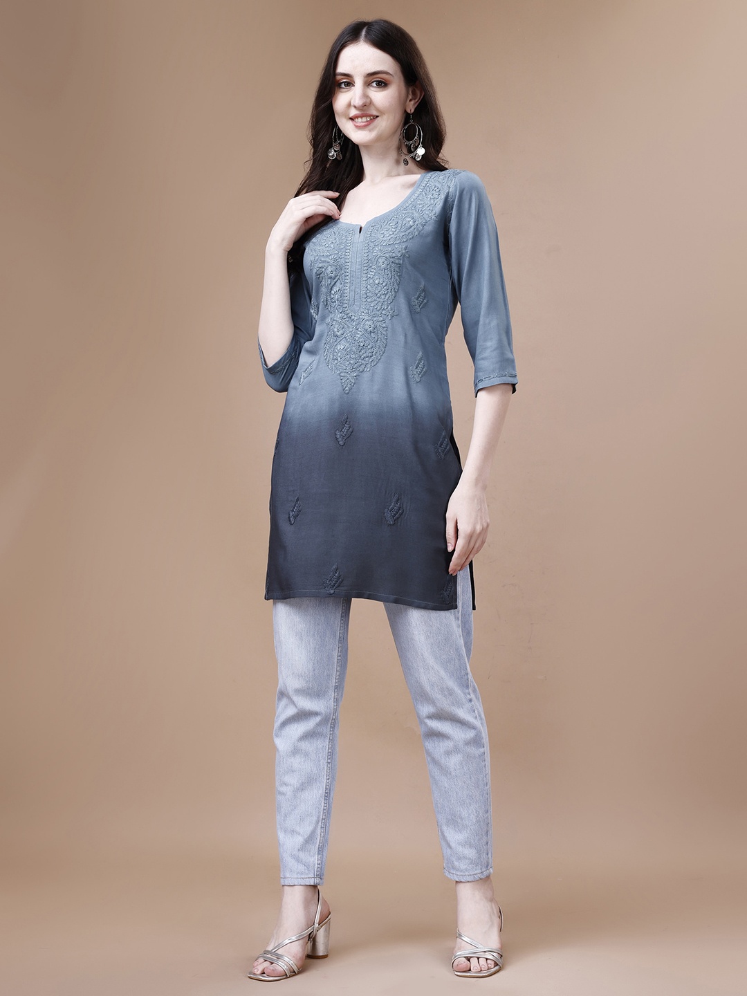 

SAZRIKA Floral Embroidered Chikankari Straight Kurti, Grey
