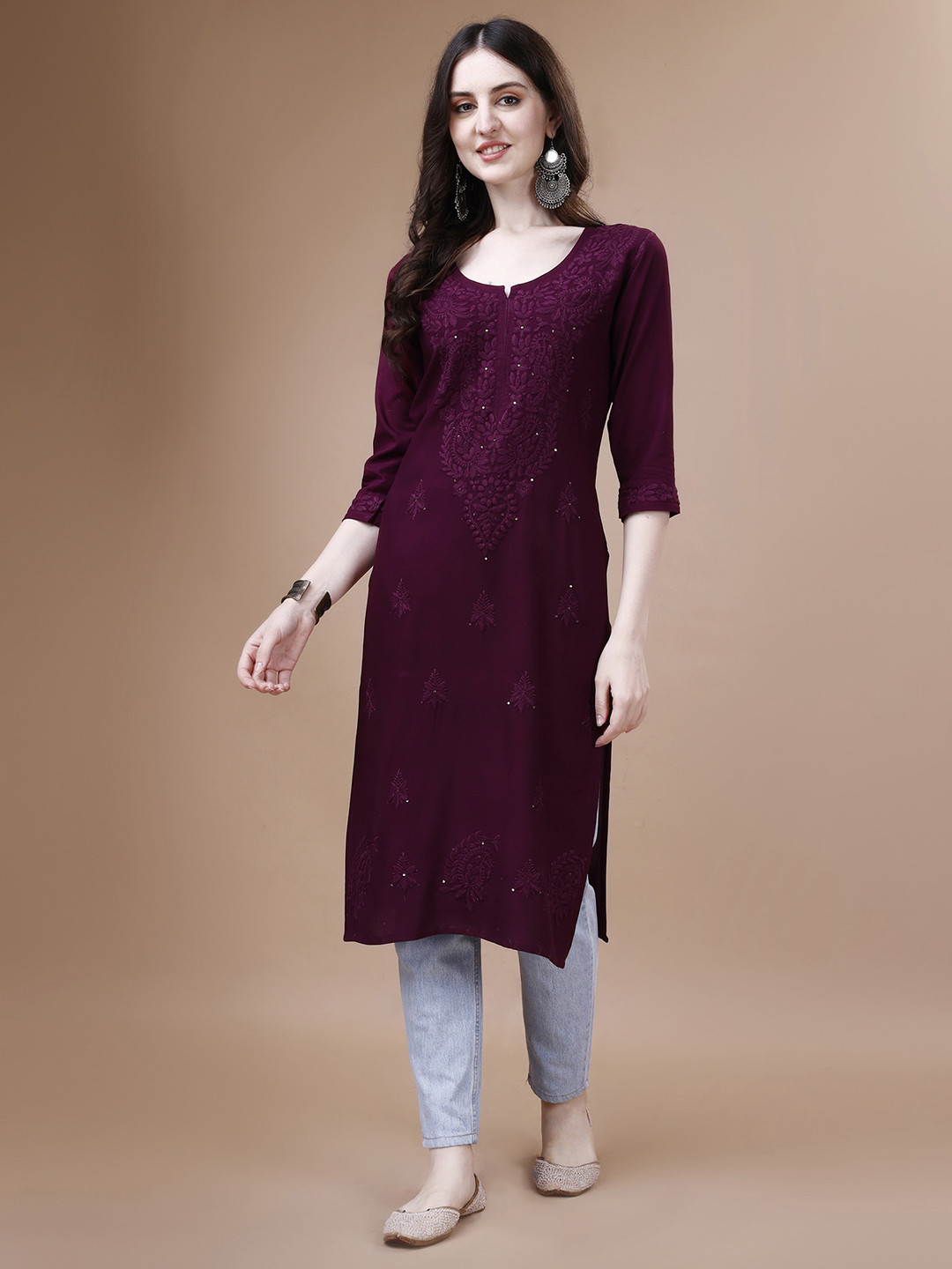 

SAZRIKA Floral Embroidered Chikankari Straight Kurta, Purple