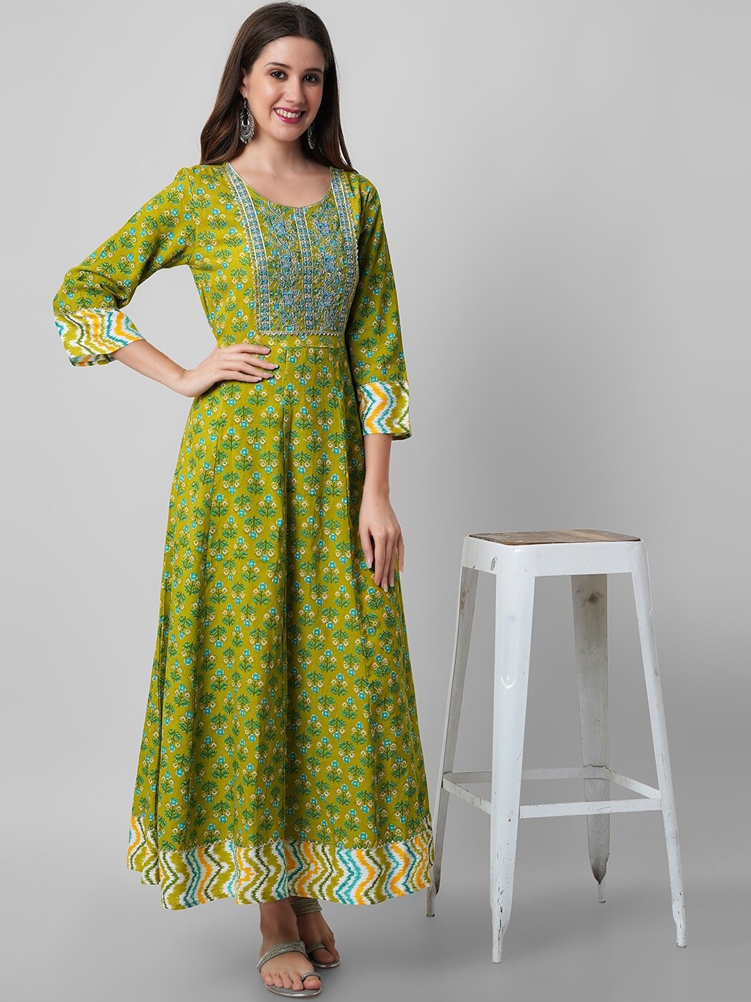 

Amayra Women Ethnic Motifs Printed Gotta Patti Anarkali Kurta, Green