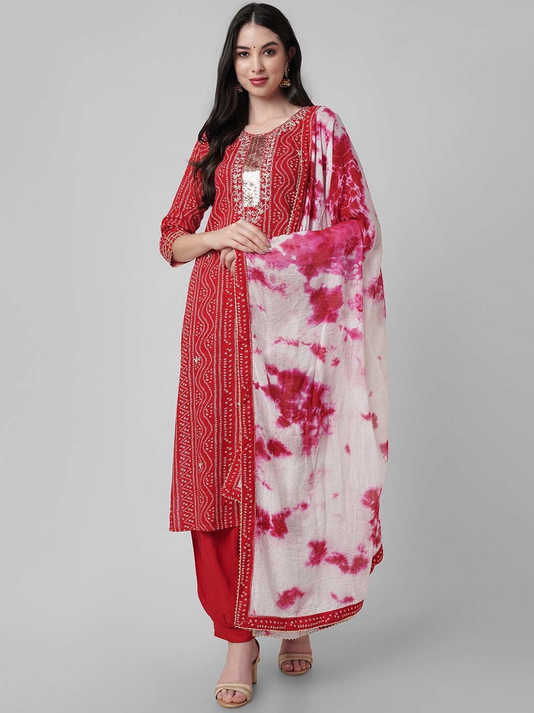 

Amayra Women Bandhani Printed Regular Kurta With Patiala & Dupatta, Red