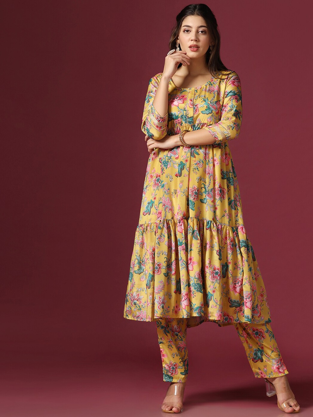 

FASHION DREAM Floral Printed Tiered Kurta With Trousers, Yellow