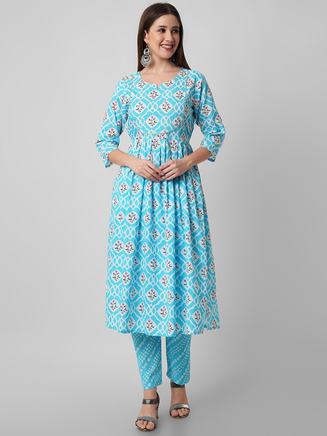 

Amayra Women Floral Printed Pure Cotton Straight Kurta With Trousers, Blue