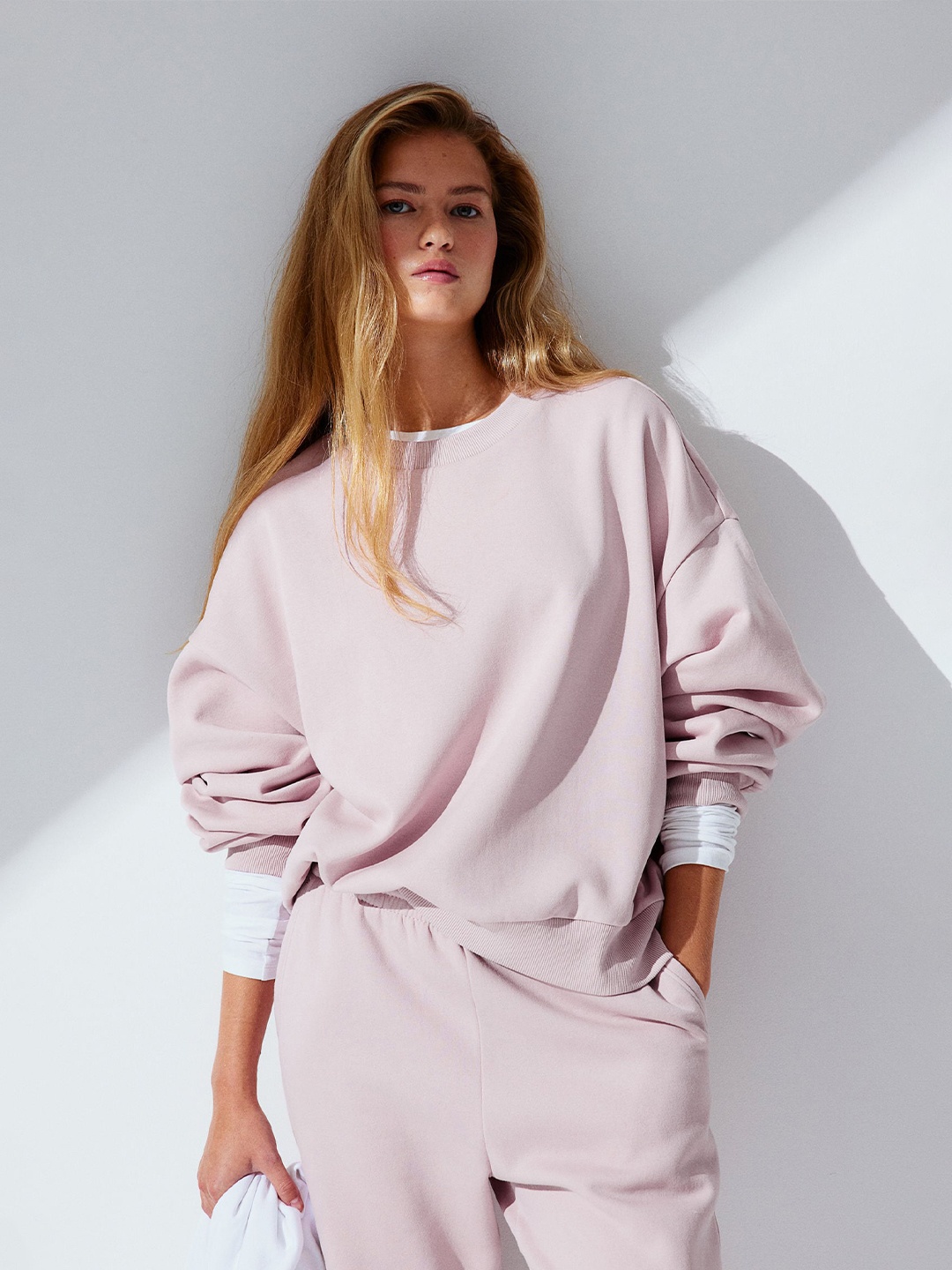 

H&M Oversized Sweatshirts, Pink
