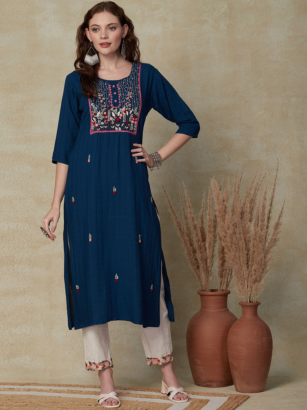 

FASHOR Floral Embroidered Beads & Stones Dobby Kurta, Teal