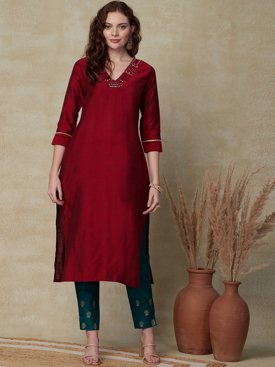 

FASHOR Maroon Striped Yoke Design V-Neck Gotta Patti Straight Kurta