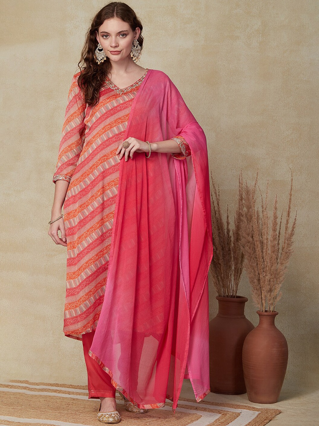 

FASHOR Ethnic Motifs Printed Sequinned Silk Crepe Kurta With Trousers & Dupatta, Pink
