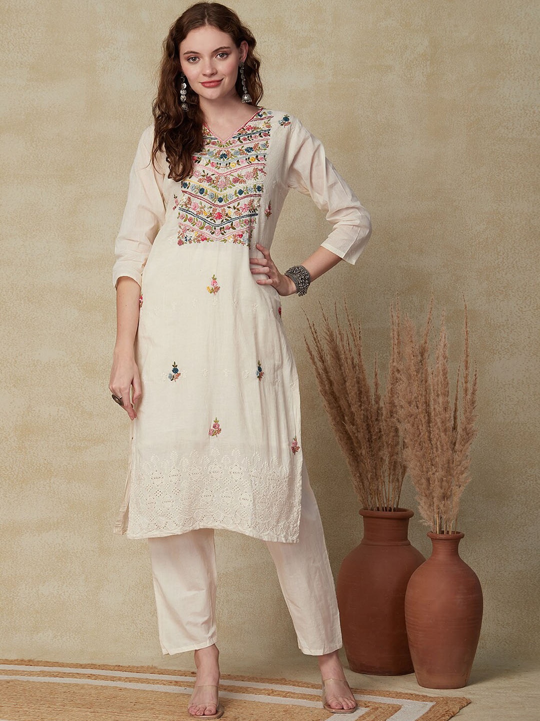 

FASHOR Off White Floral Embroidered Regular Pure Cotton Kurta with Trousers