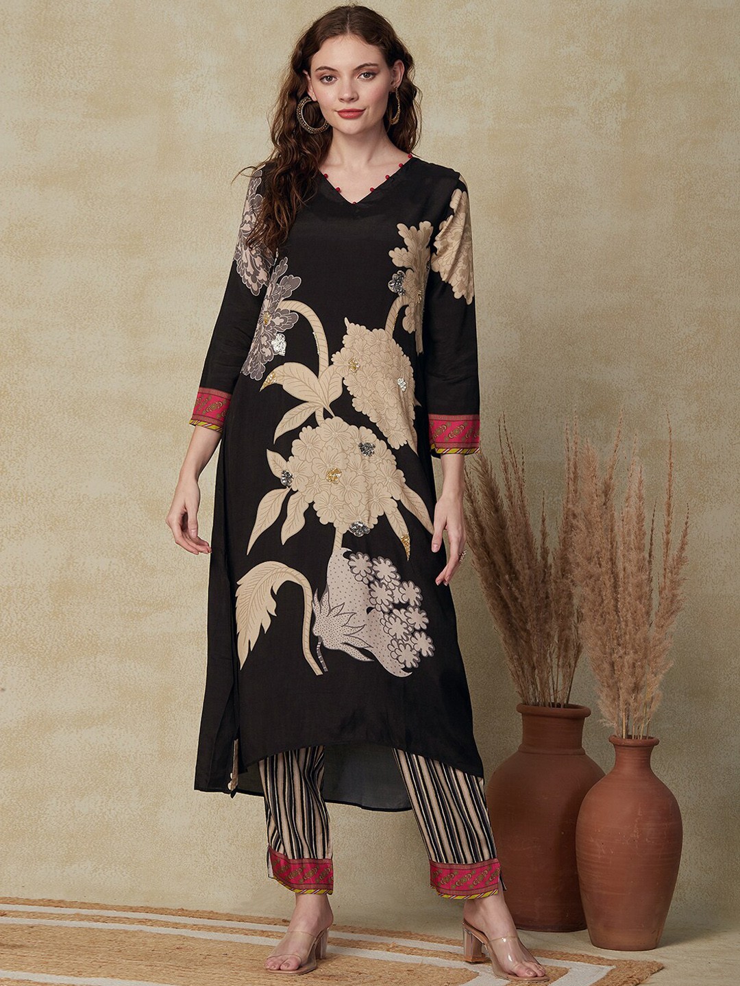 

FASHOR Floral Printed V-Neck A-line Sequinned Kurta with Trousers, Charcoal