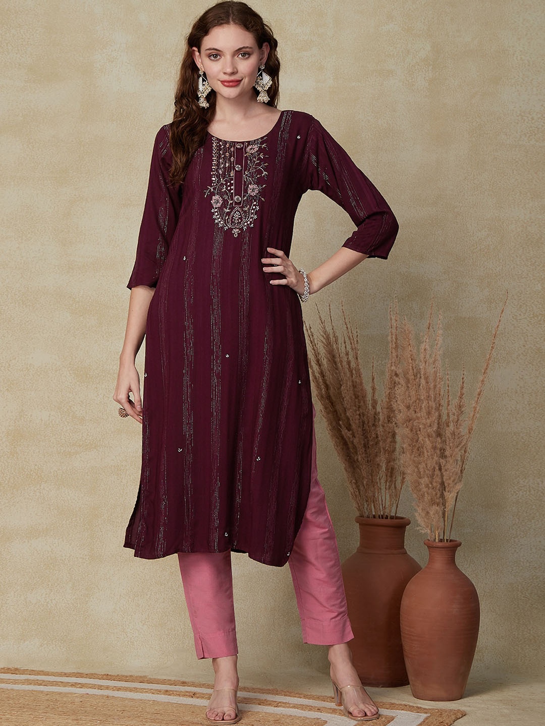 

FASHOR Ethnic Motifs Embroidered Beads & Stones Straight Kurta, Burgundy