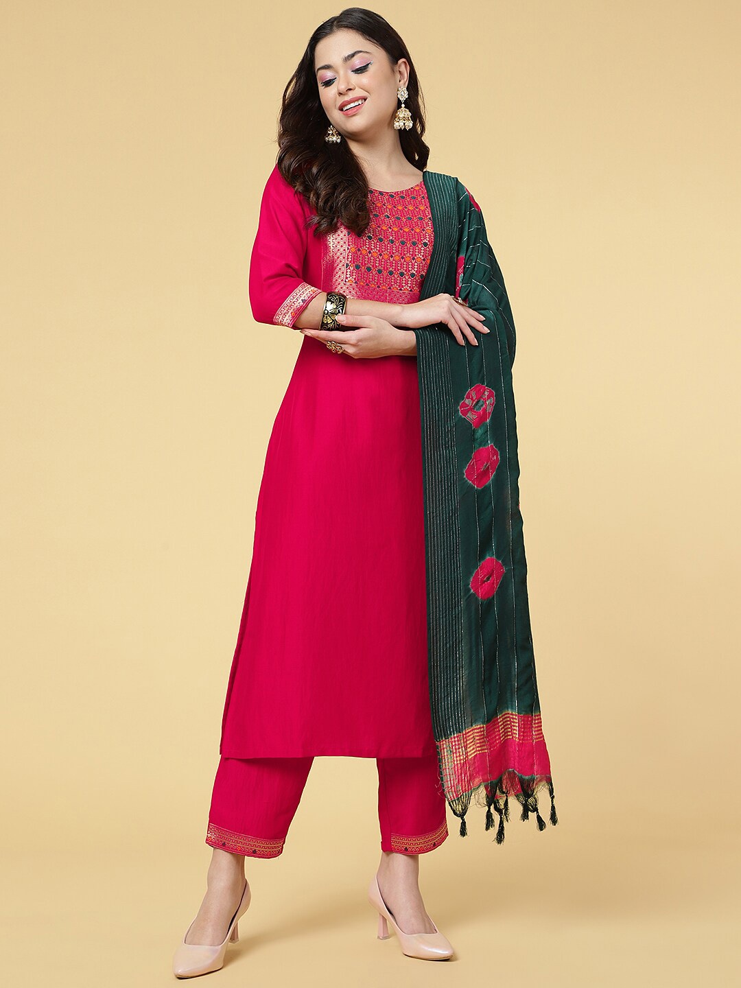 

Sangria Yoke Design Straight Kurta With Trouser & Dupatta, Pink