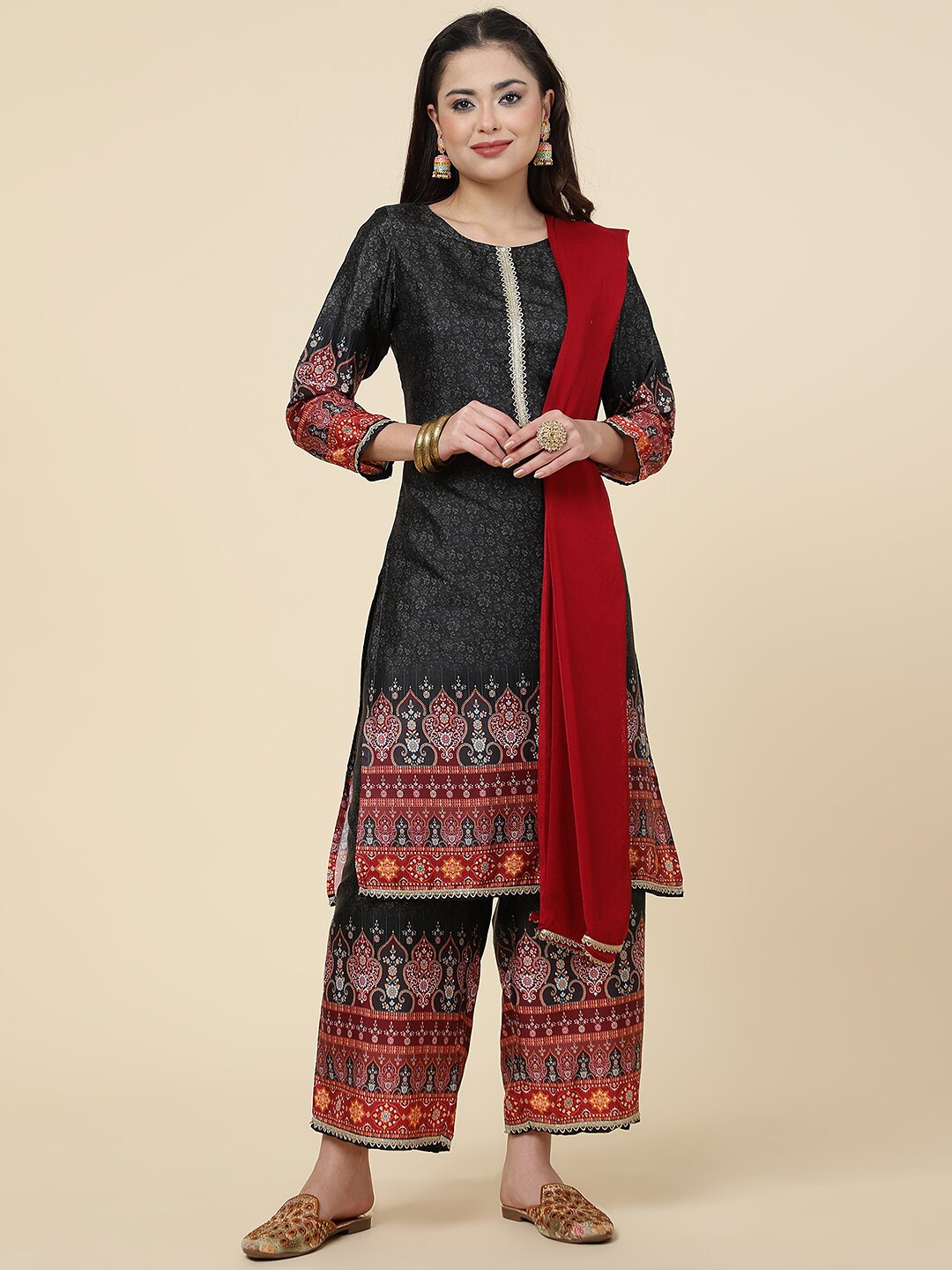 

Sangria Printed Straight Kurta With Palazzo & Dupatta, Black