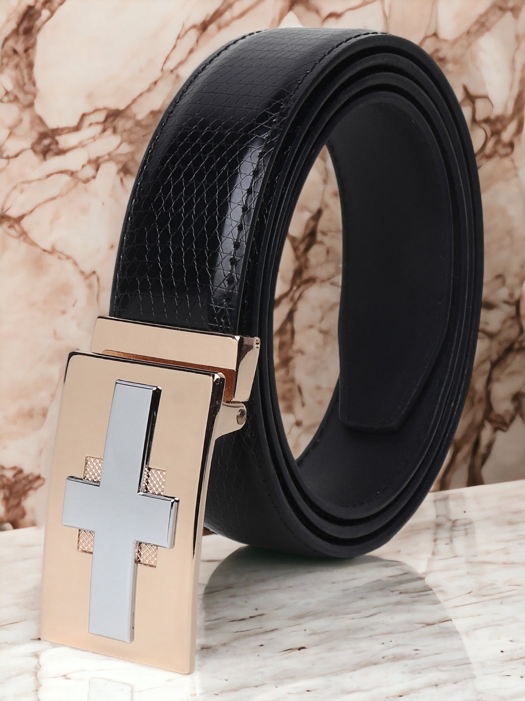 

The Roadster Lifestyle Co. Men Textured Hook Buckle Belt, Black