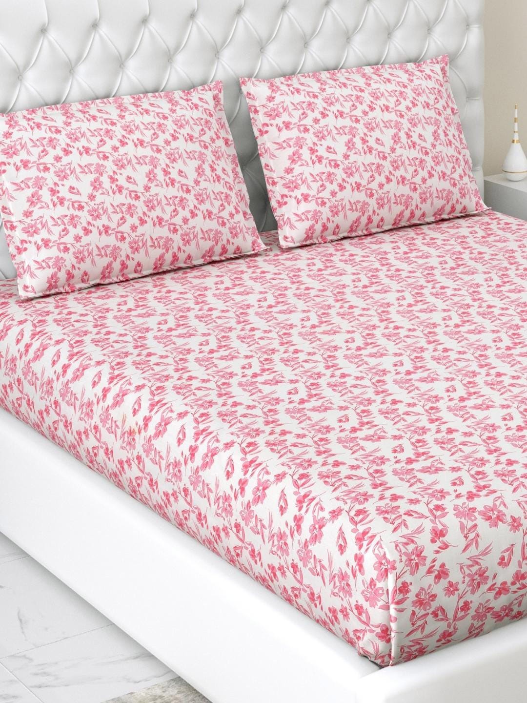 

haus & kinder White Floral Pure Cotton 200 TC Fitted Queen Bedsheet with 2 Pillow Covers