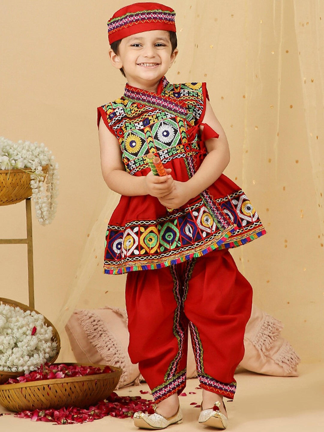 

KID1 Boys Ethnic Motifs Embroidered Angrakha Mirror Work Pure Cotton Kurta with Salwar, Red