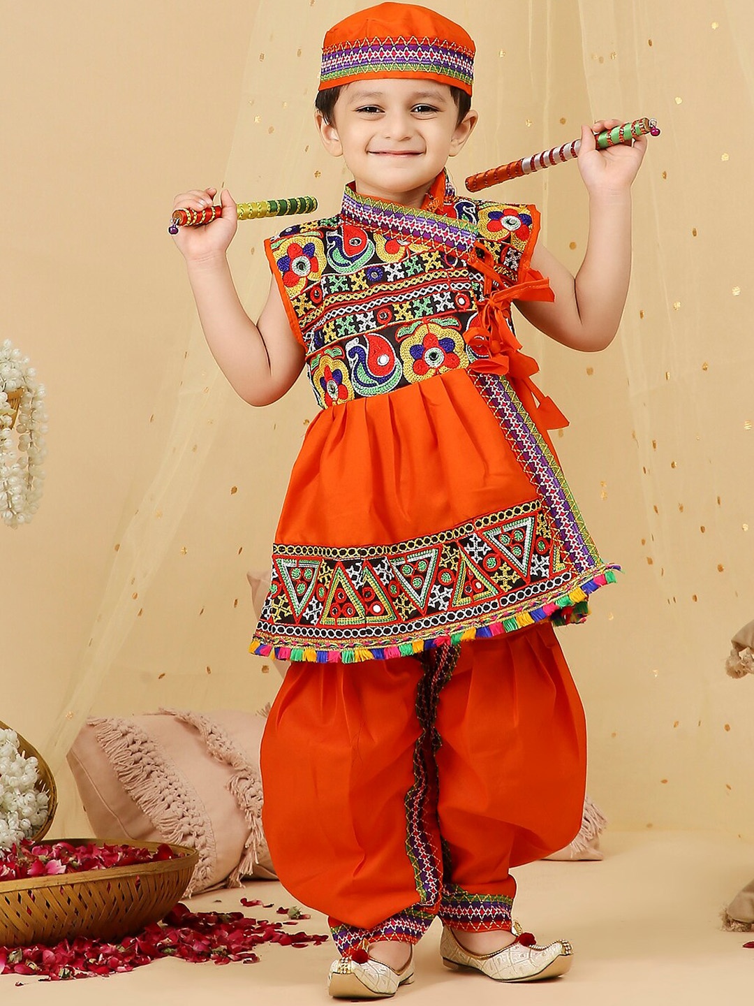 

KID1 Boys Ethnic Motifs Embroidered Angrakha Pure Cotton Kurta & Salwar With Cap, Orange