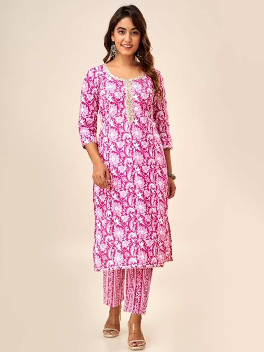 

SVARCHI Floral Printed Regular Gotta Patti Pure Cotton Kurta with Trousers, Pink