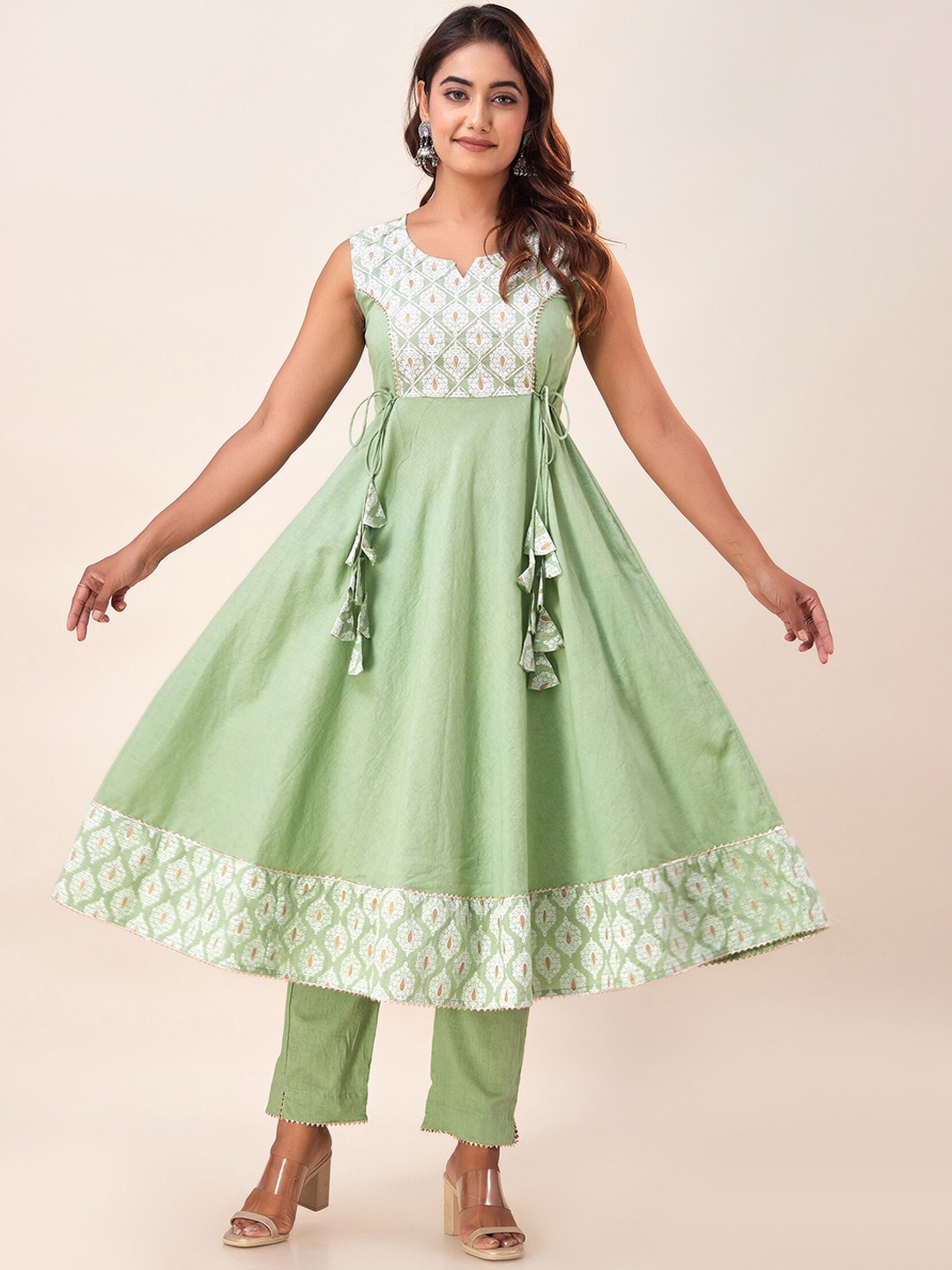 

SVARCHI Floral Yoke Design Gotta Patti Pure Cotton A-Line Kurta, Green