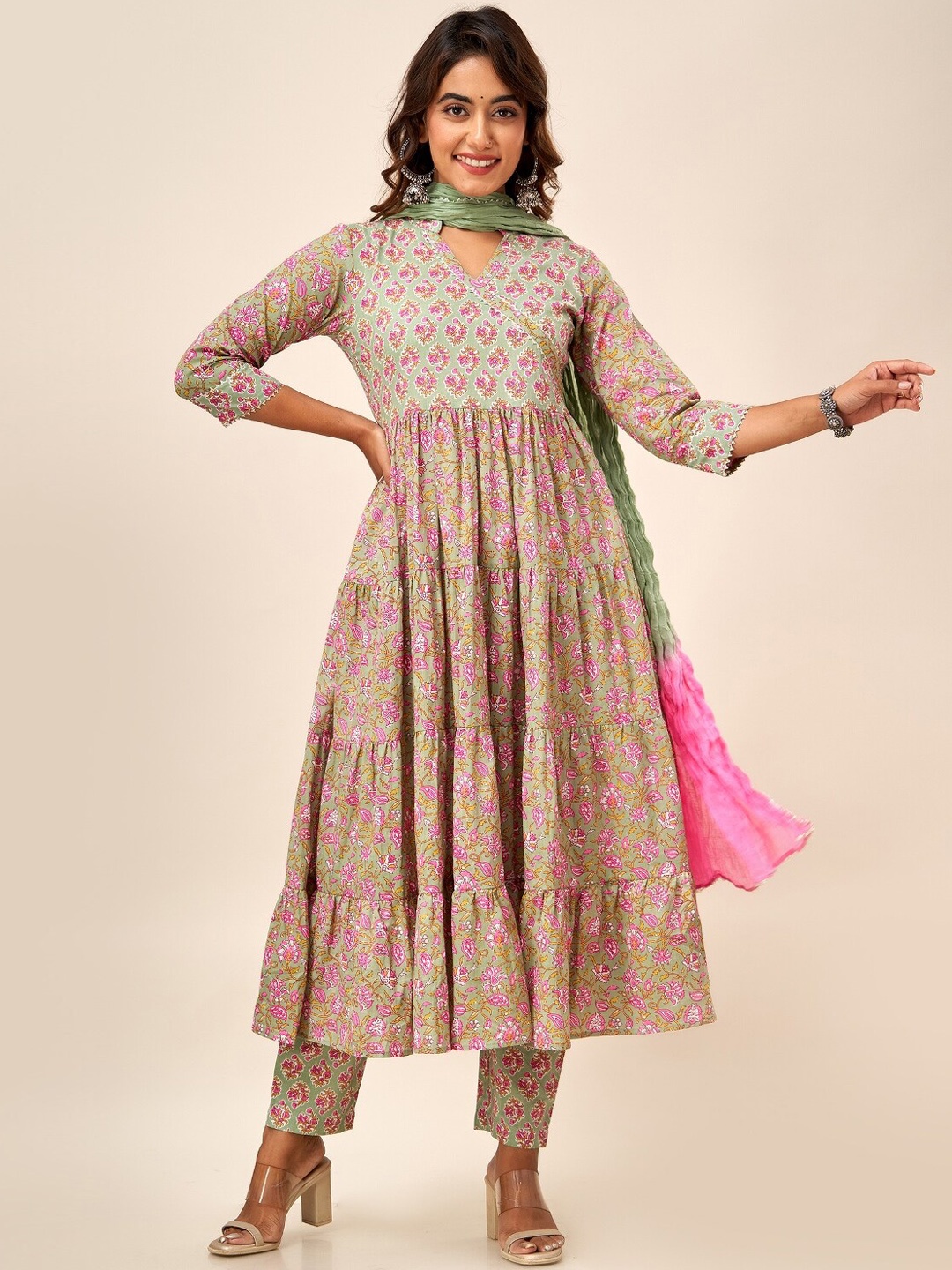 

SVARCHI Floral Printed Gotta Patti Pure Cotton Anarkali Kurta & Trouser With Dupatta, Green