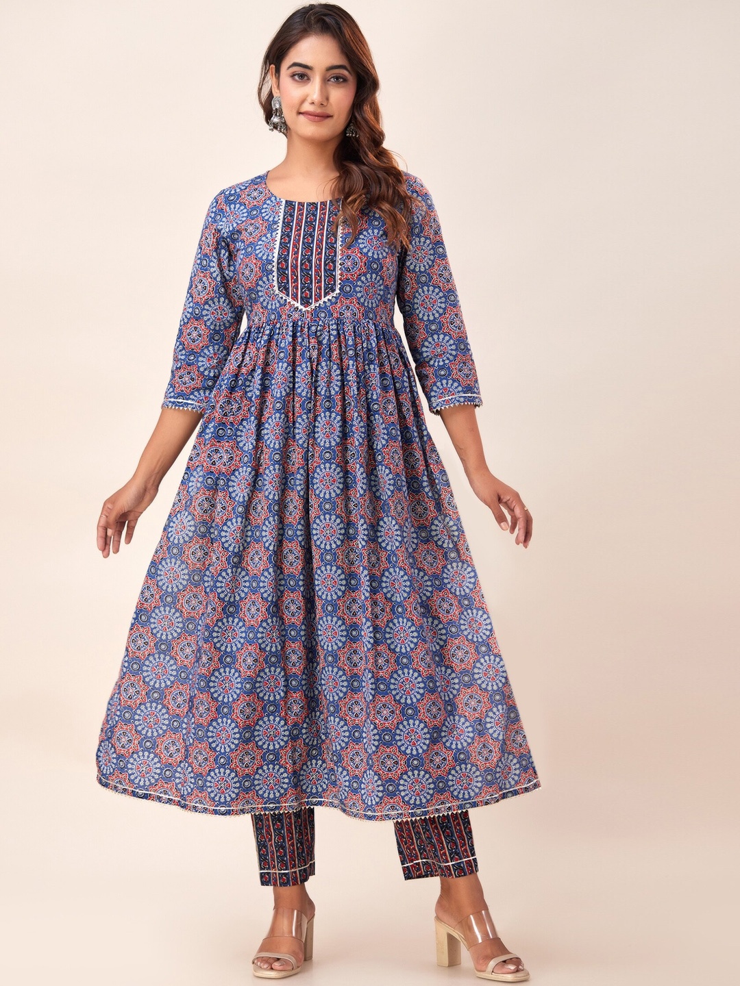 

SVARCHI Ethnic Motifs Printed Regular Gotta Patti Pure Cotton Anarkali Kurta With Palazzos, Blue