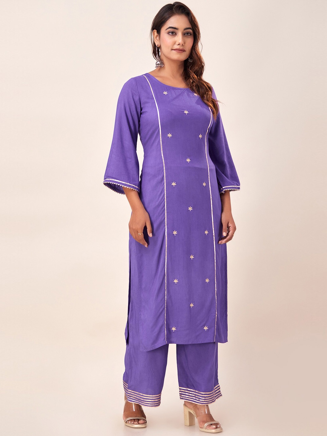 

SVARCHI Floral Embroidered Thread Work Straight Kurta With Palazzos, Purple