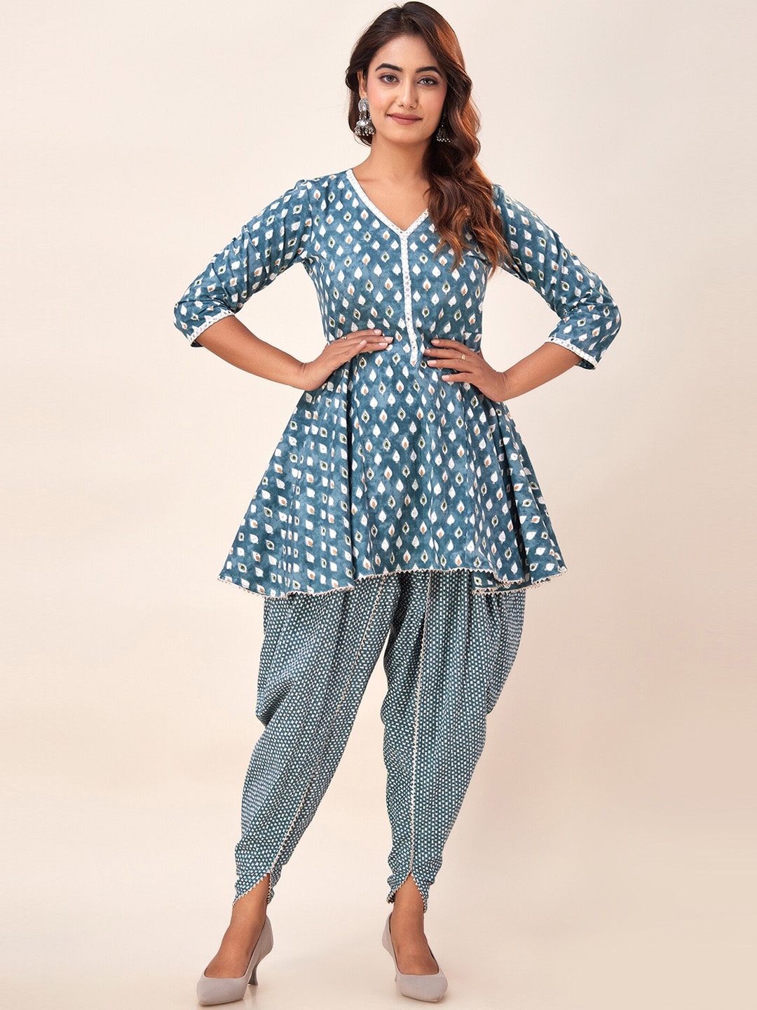 

SVARCHI Gemetric Printed Regular Pure Cotton Kurti With Dhoti Pants, Teal