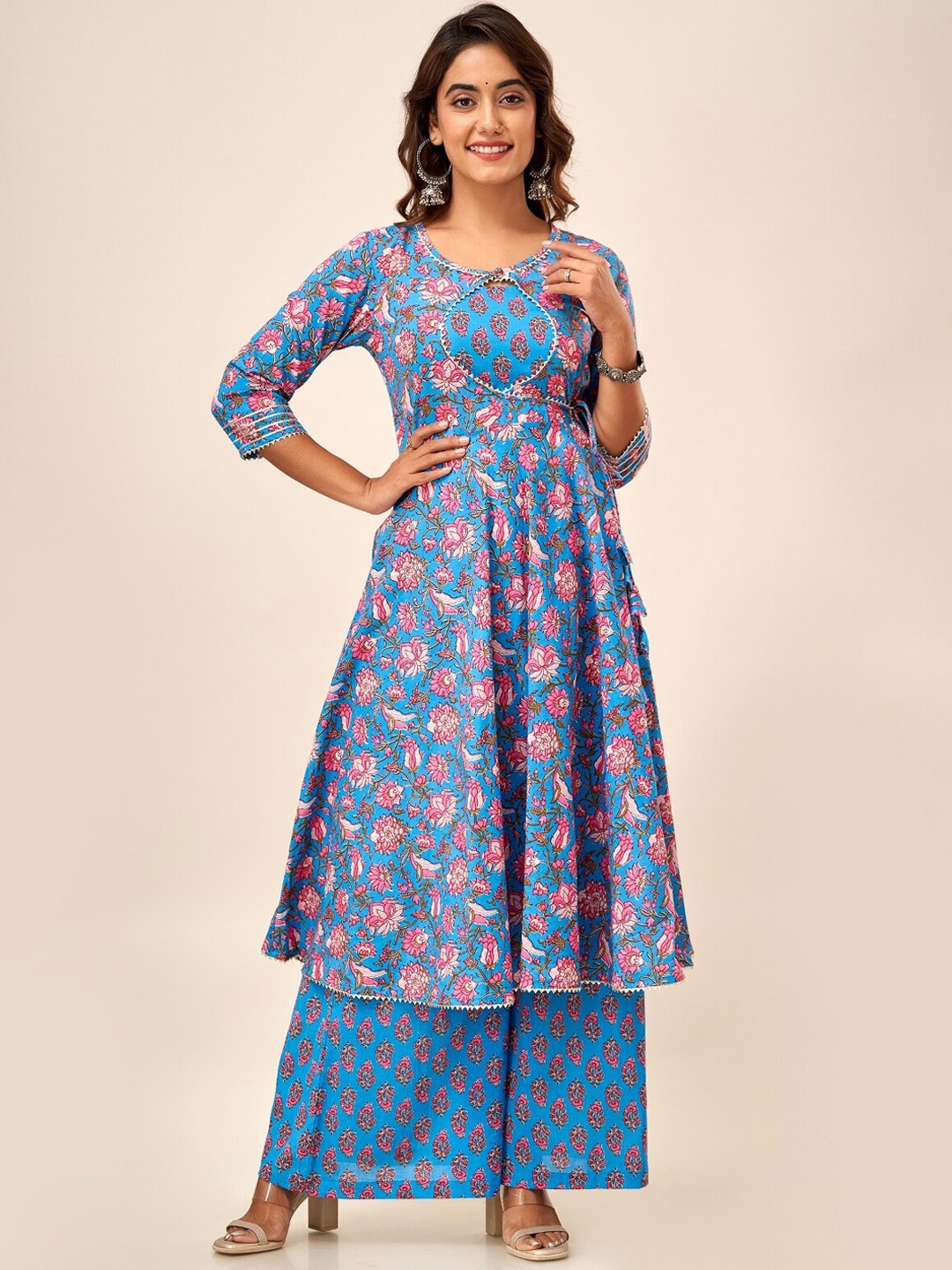 

SVARCHI Floral Printed Regular Gotta Patti Pure Cotton Kurta with Trousers, Blue
