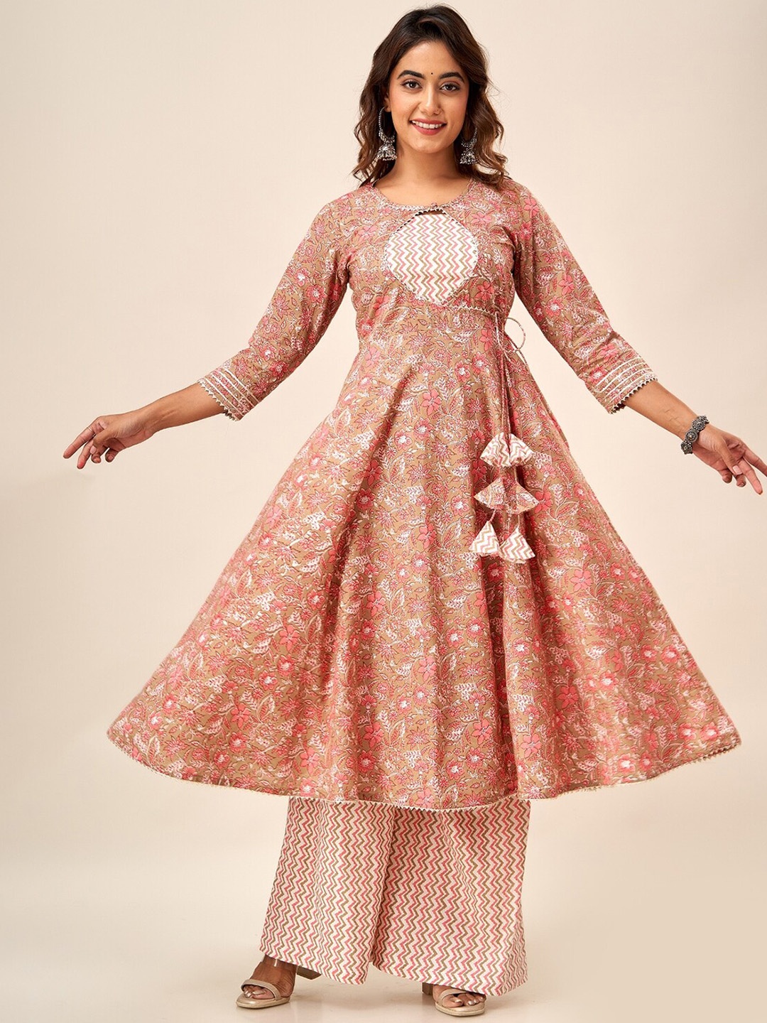 

SVARCHI Floral Printed Regular Anarkali Pure Cotton Kurta With Palazzos, Yellow