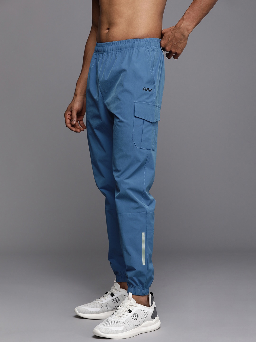 

HRX By Hrithik Roshan Men Rapid-Dry Training Joggers with Reflective Detail, Blue