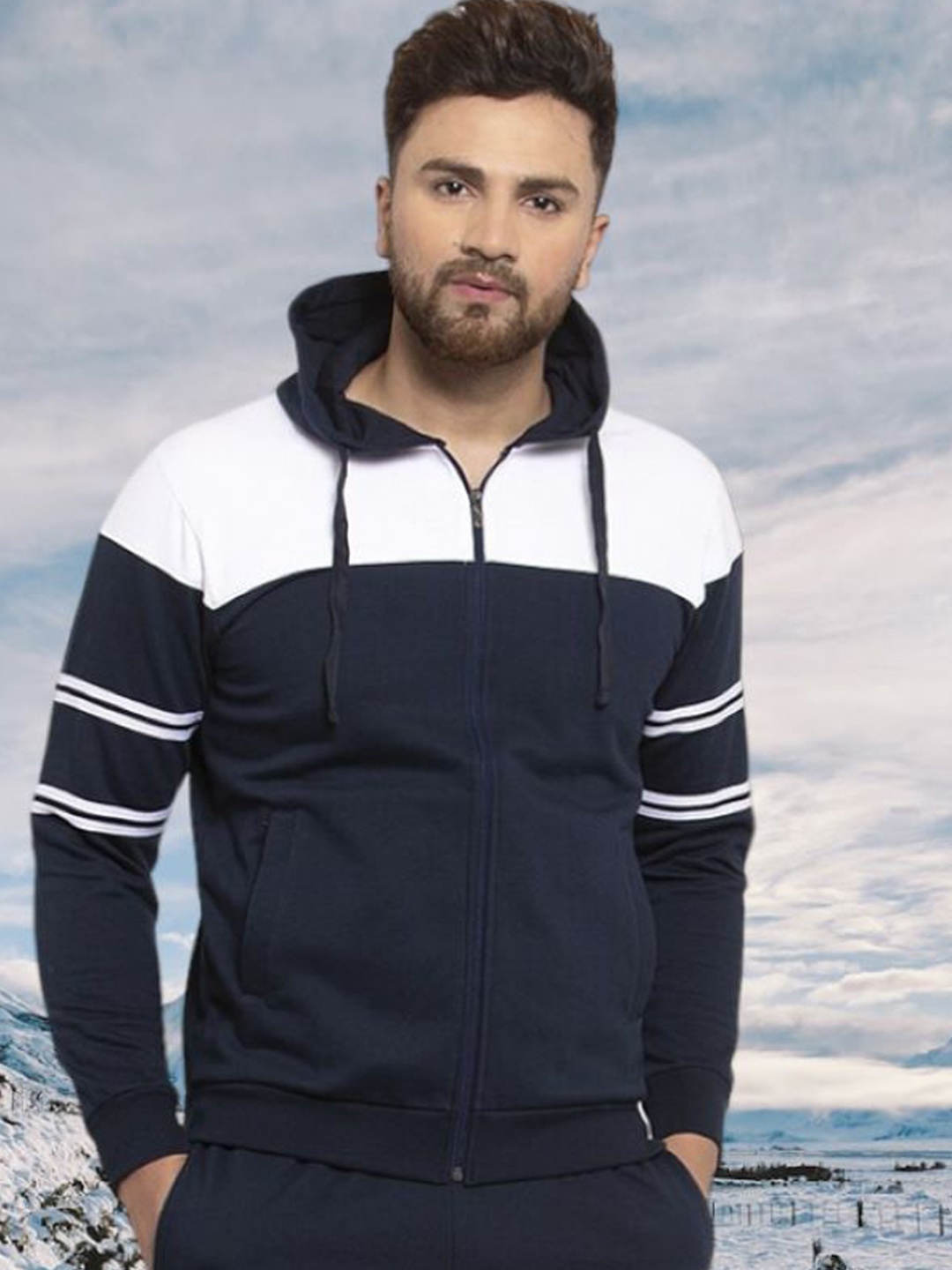 

WILD WEST Colourblocked Hooded Tracksuit, Navy blue