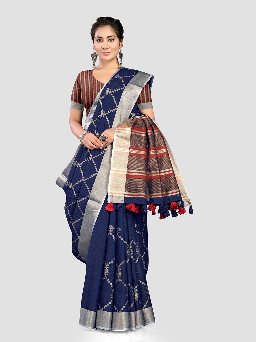 

KAJREE Geometric Embroidered Pure Linen Saree, Navy blue