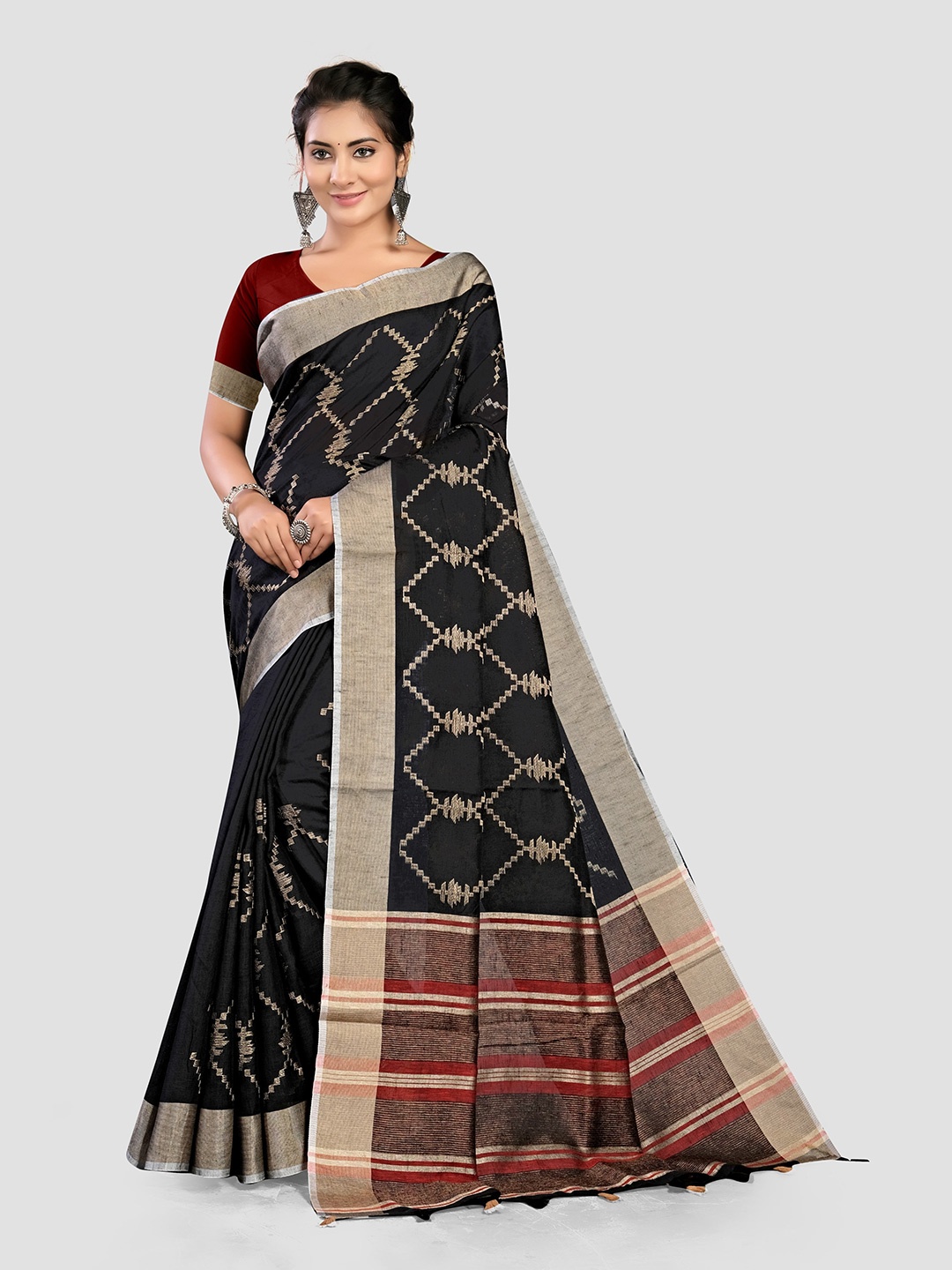 

KAJREE Embroidered Pure Linen Khadi Saree, Black