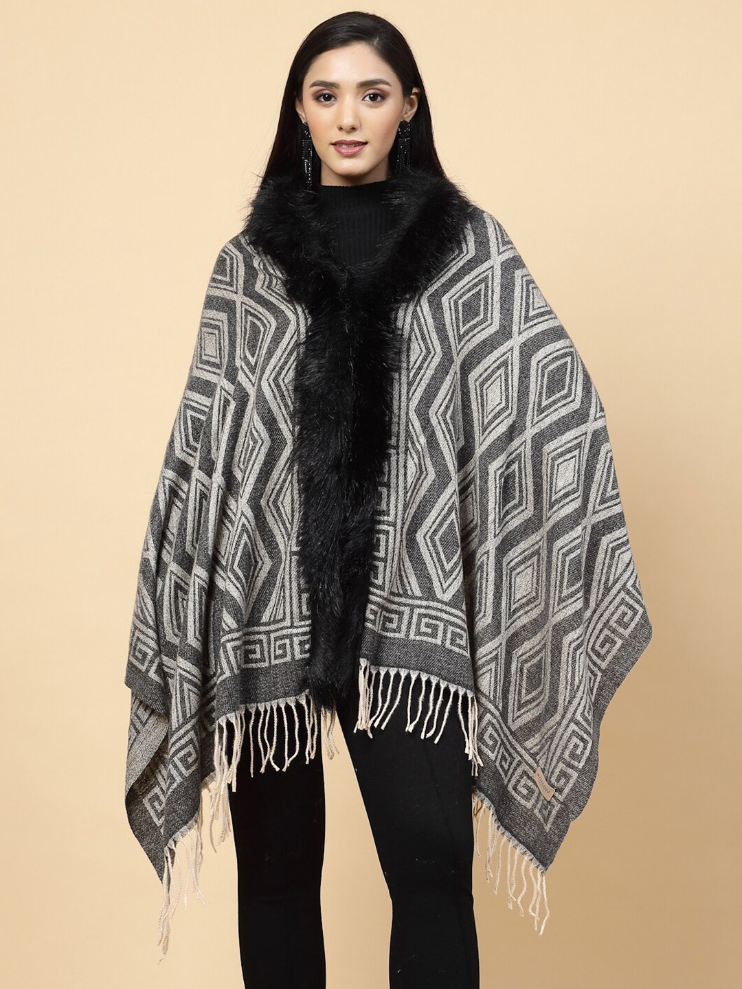 

Mafadeny Geometric Printed Poncho, Grey